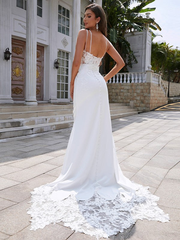 Robe de mariée à col en V sans manches et traîne courte